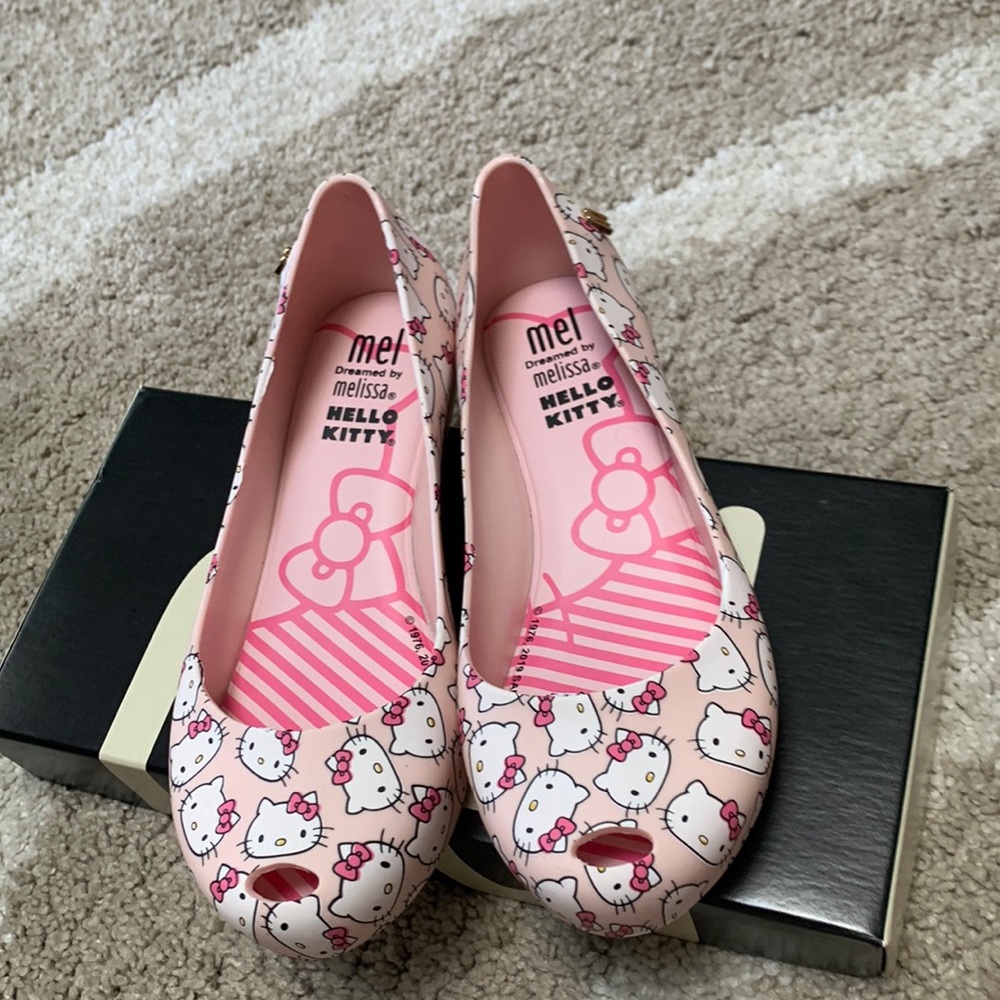 Mel dreamed by Melissa cute “hello kitty” flats.